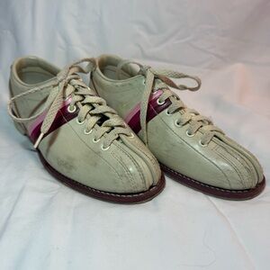 Classic Women's Bowling Shoes with Pink Accent